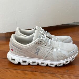 On Women's White and Gray Athletic Shoes